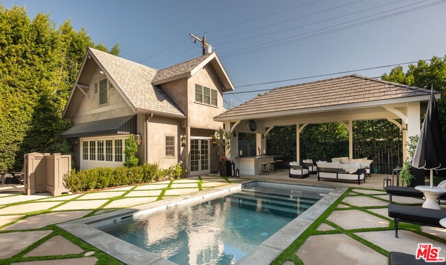 Building Photo - 1614 N Fairfax Ave