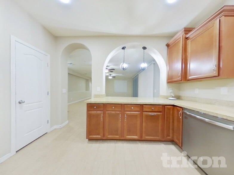 Building Photo - 12509 W Via Dona Rd