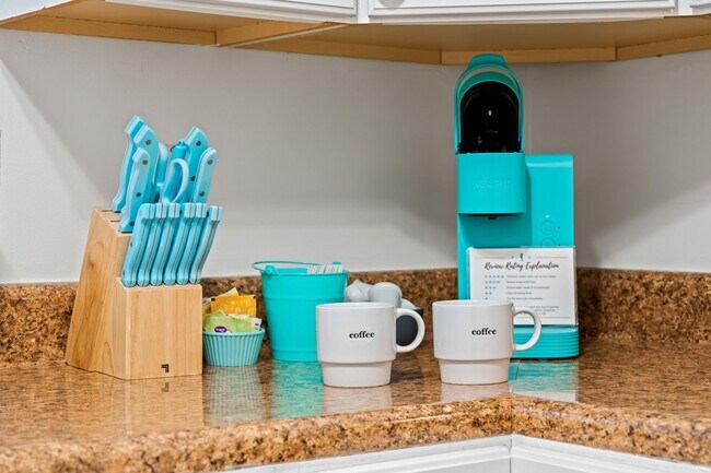 Building Photo - 6 Palmetto Dr