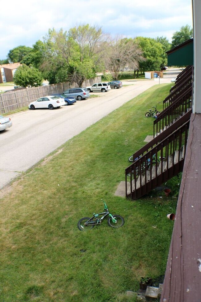 Building Photo - $1,375 | 3 Bedroom, 2.5 Bathroom Town Home...