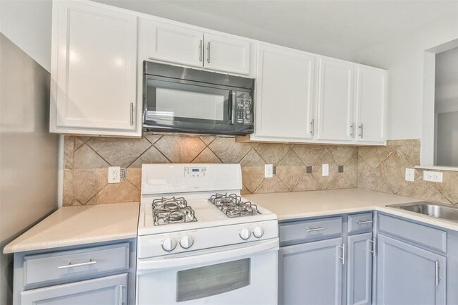 Building Photo - 15515 Echo Stable Ln
