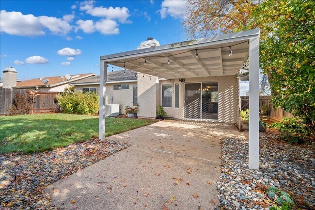 Building Photo - 8138 Sonoma Hills Way