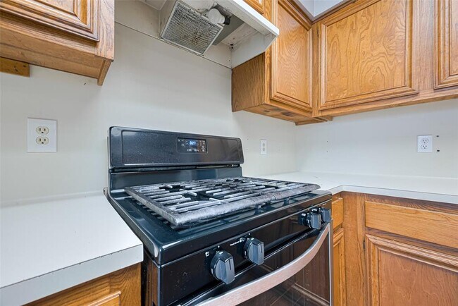 Building Photo - 15238 Ensenada Dr