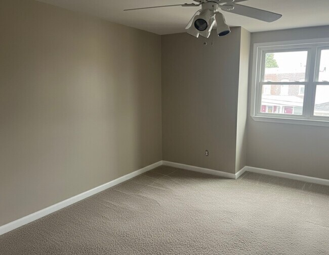 Building Photo - 16 Franklin Ave