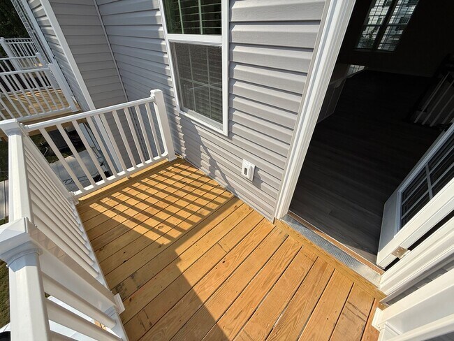 Building Photo - Brand New Townhome!!