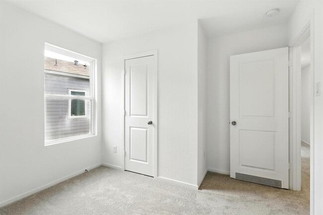 Building Photo - 18210 Via Aurelia Dr