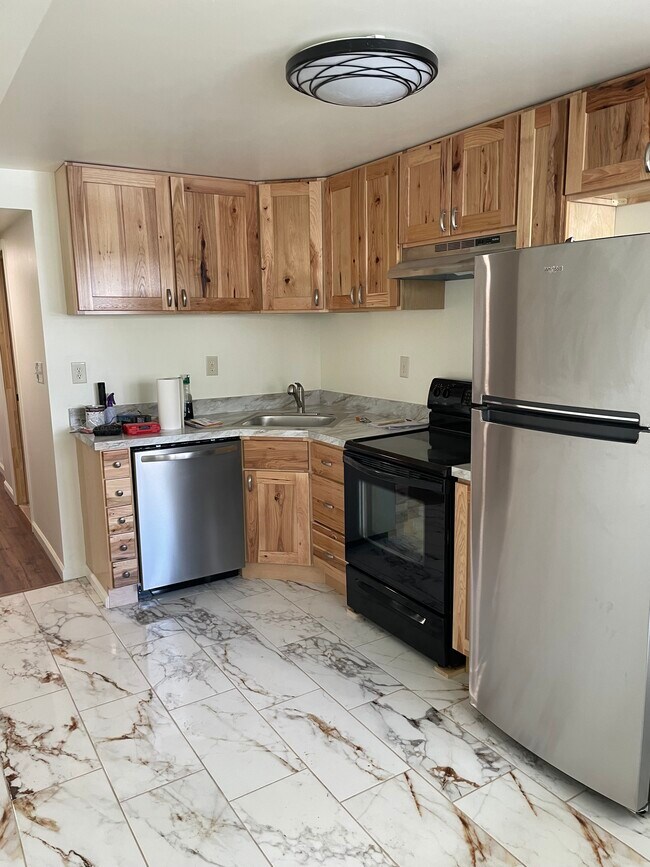 Building Photo - 223 Main St