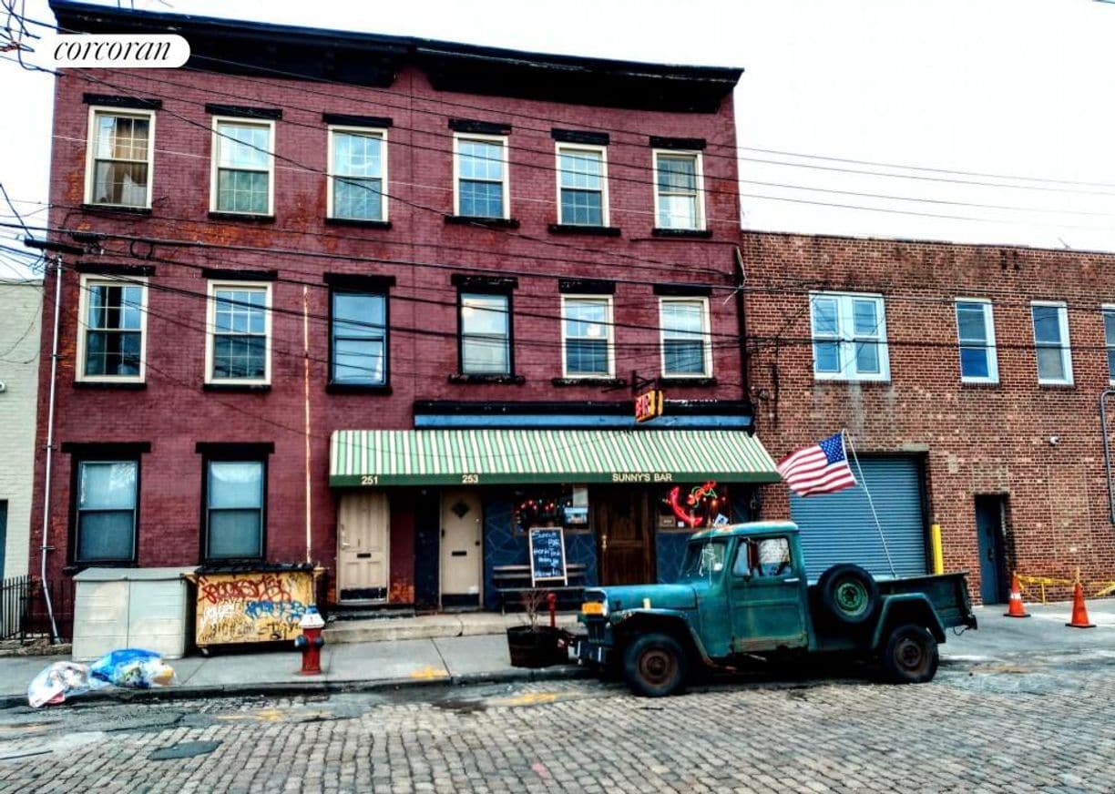 Building Photo - 51 Wolcott St
