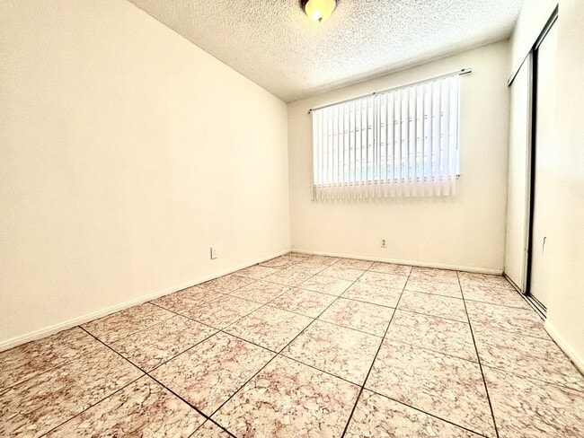 Building Photo - 5813 Iris Ave