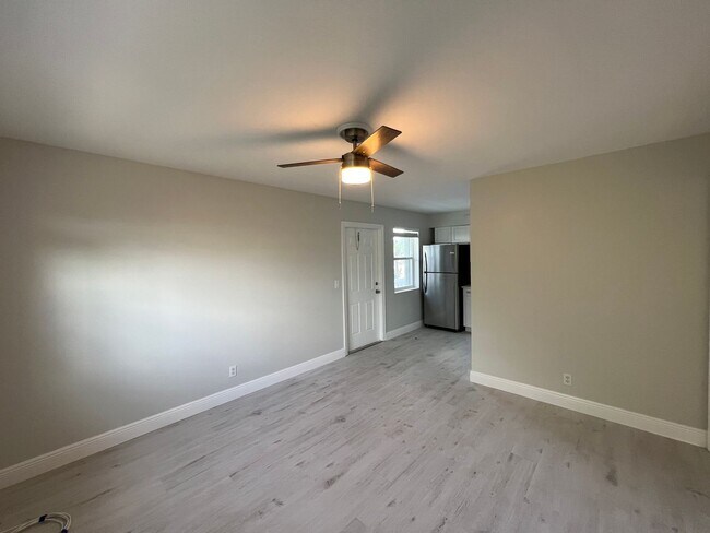 Building Photo - Spacious Unit in a Quiet Boynton Beach Community