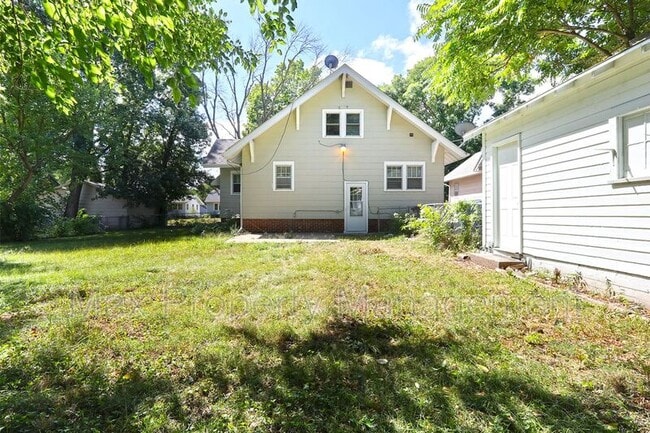 Building Photo - 1113 Douglas Ave