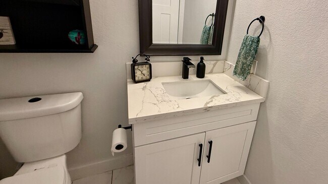 Building Photo - 1504 Dorothy Dr