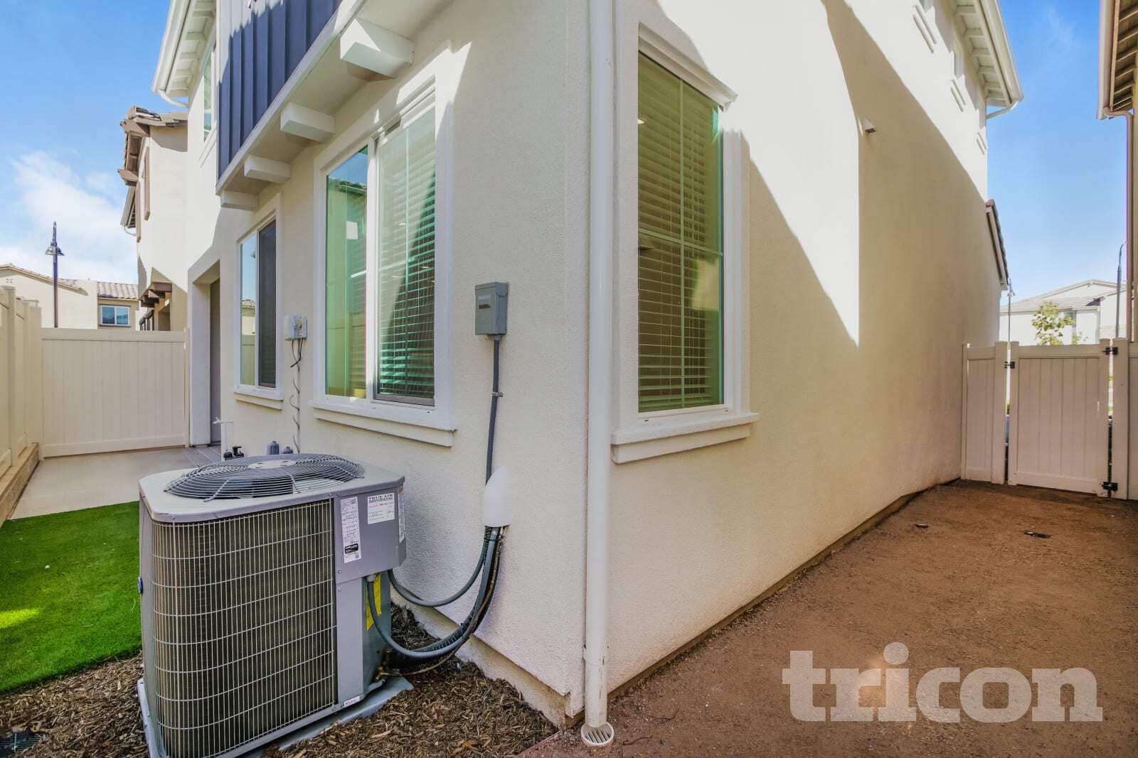 Building Photo - 31610 Dwight Dr