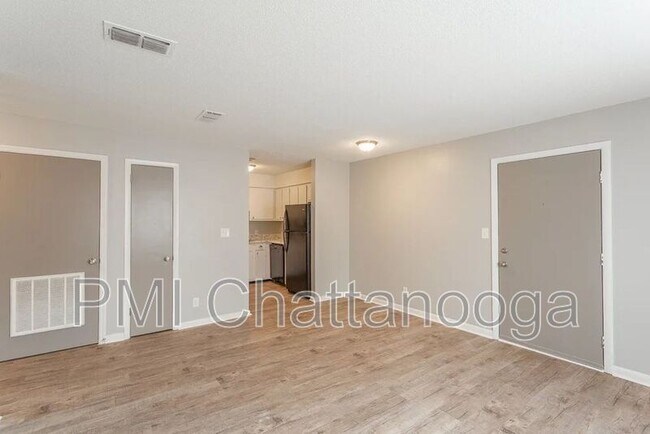 Building Photo - Town Creek Apartments