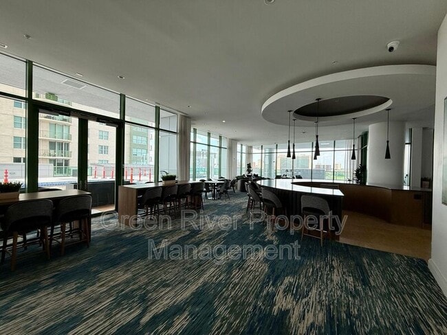 Building Photo - 1431 Riverplace Blvd