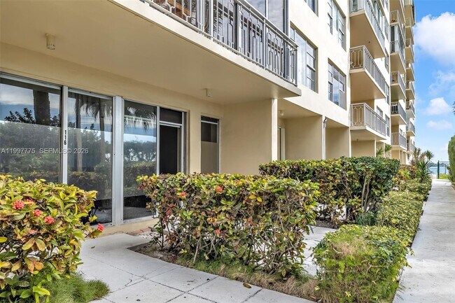 Building Photo - 11111 Biscayne Blvd