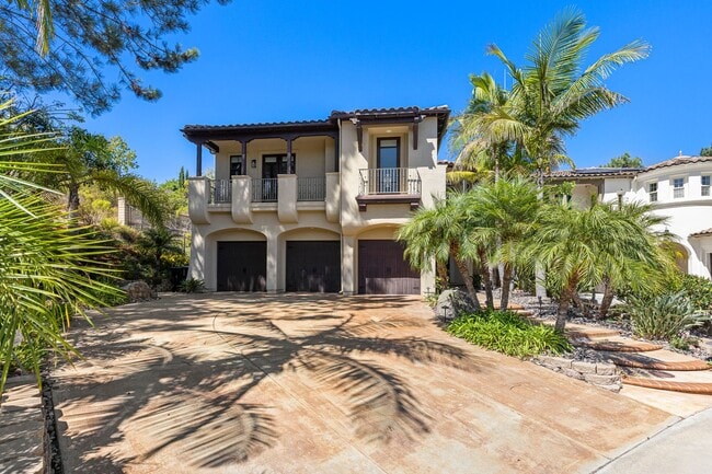 Building Photo - Elegant 5-Bedroom Carmel Valley Home with ...