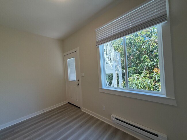 Building Photo - 569-571-571 Minna St