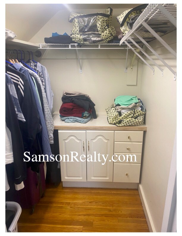 Building Photo - 842 Oaklawn Ave