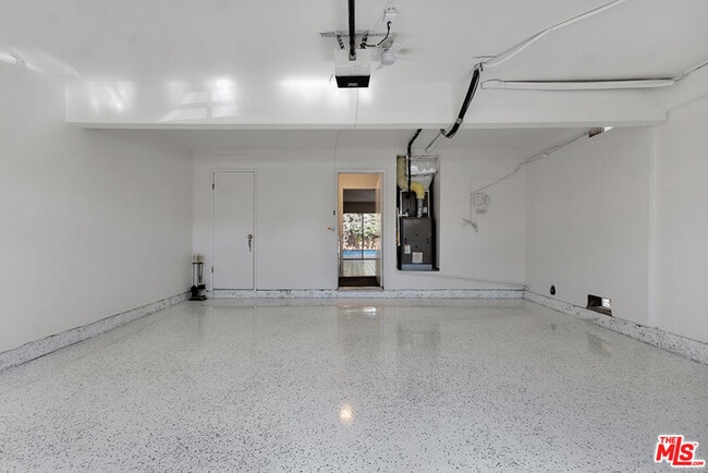 Building Photo - 603 Racquet Club Ln