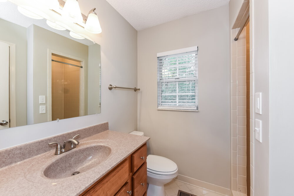 Building Photo - 5105 Roxborough Dr