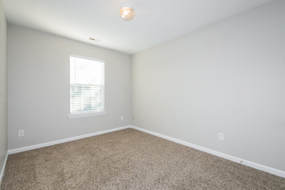 Building Photo - 4001 Laurel Glen Dr
