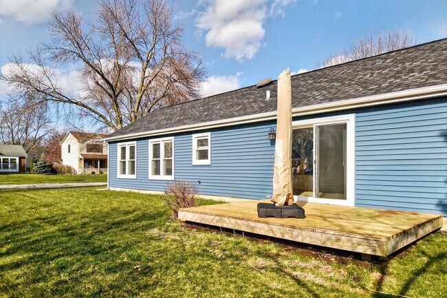 Building Photo - 2301 Providence Ct