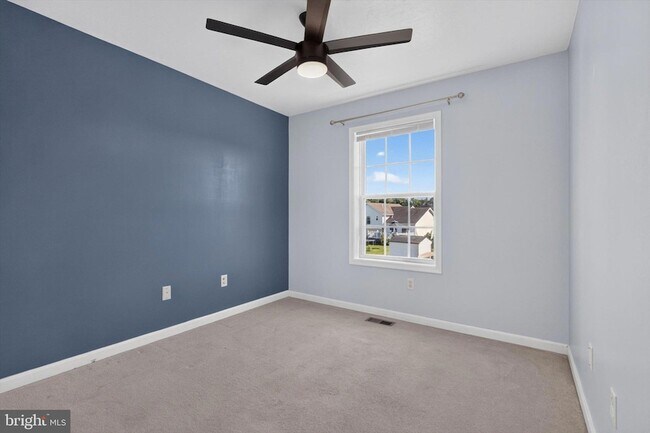 Building Photo - 48 Sussex Dr