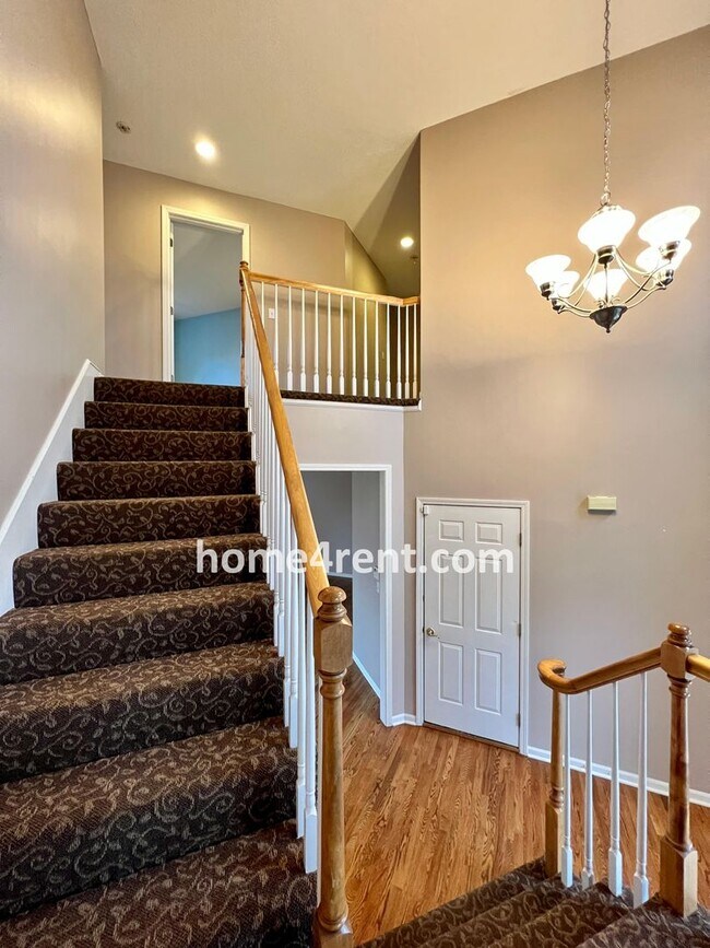 Building Photo - Beautiful Four Bedroom Home in Blue Valley...