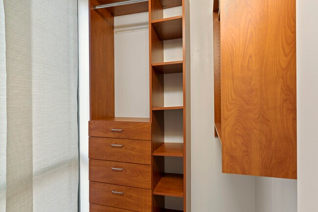 Building Photo - 929 Portland Ave