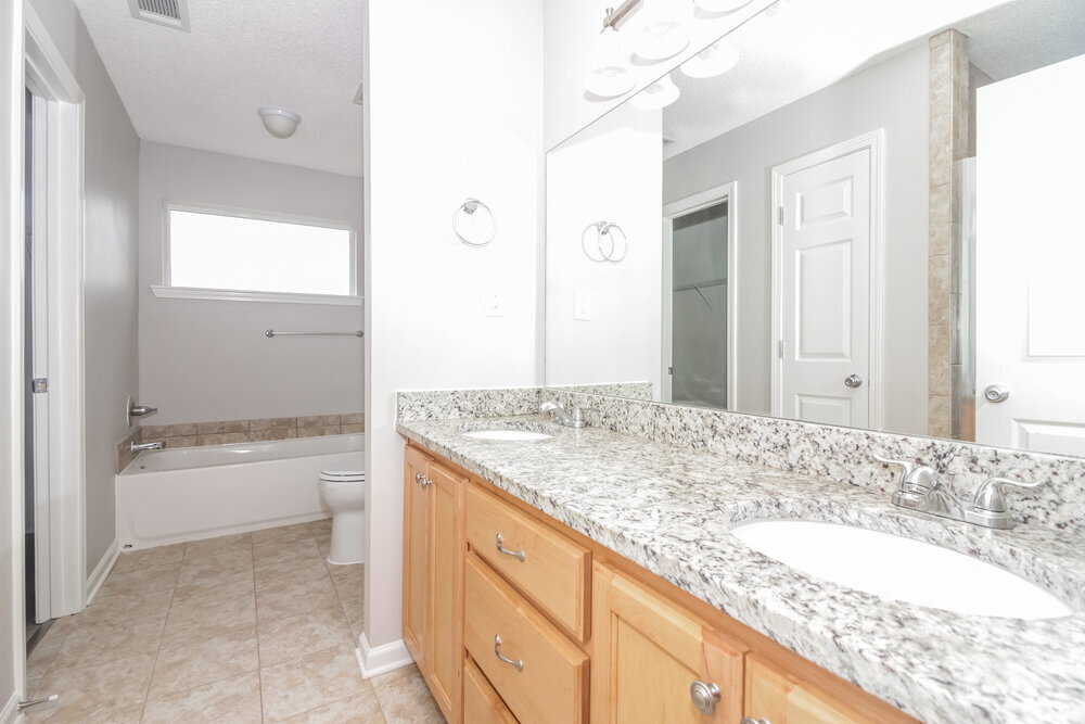 Building Photo - 1115 Scofield Dr