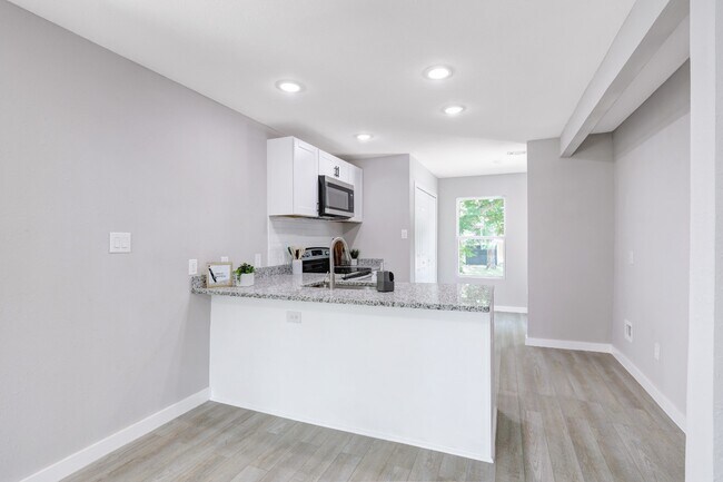 Building Photo - 775 Yucca St