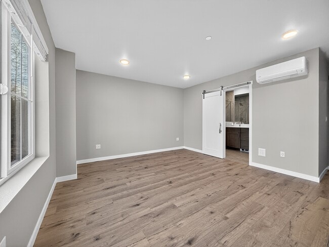 Building Photo - 1322 194th St SE