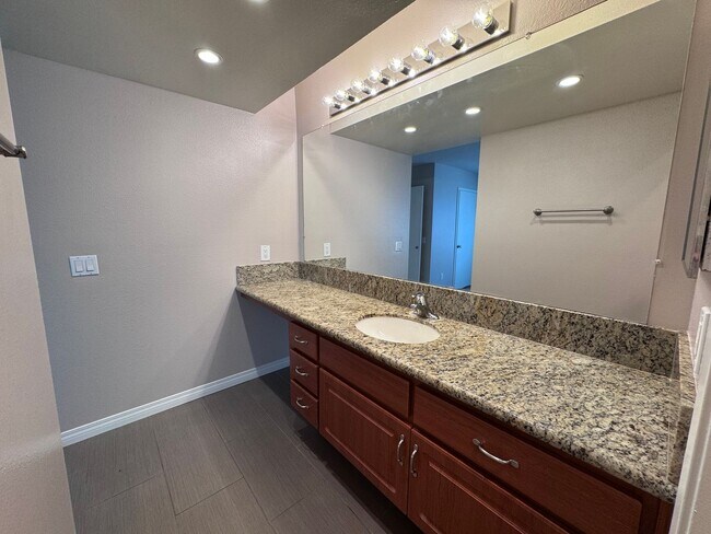 Building Photo - 17824 Cabela Dr