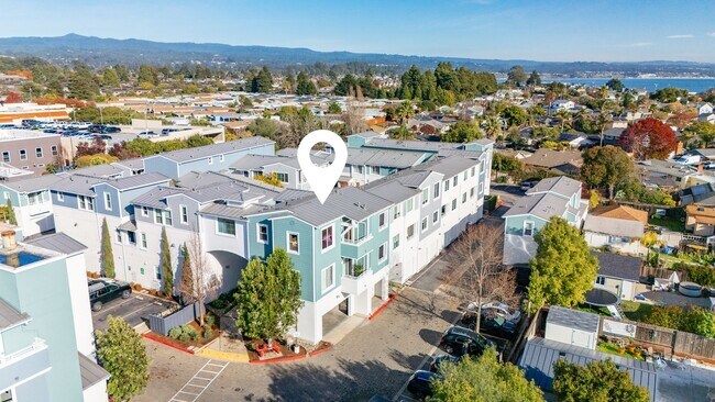 Building Photo - Capitola Beach Villas