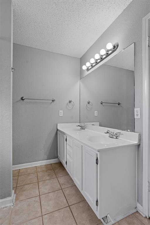 Building Photo - 913 Dover Pass