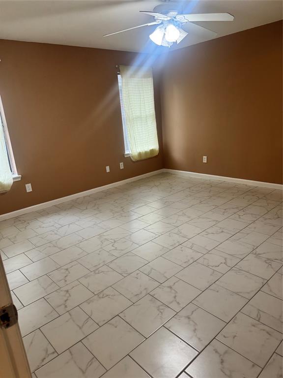 Building Photo - 7222 Greenwood Point Dr