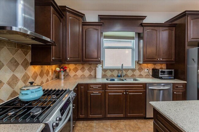 Building Photo - 15722 Green Cove Blvd