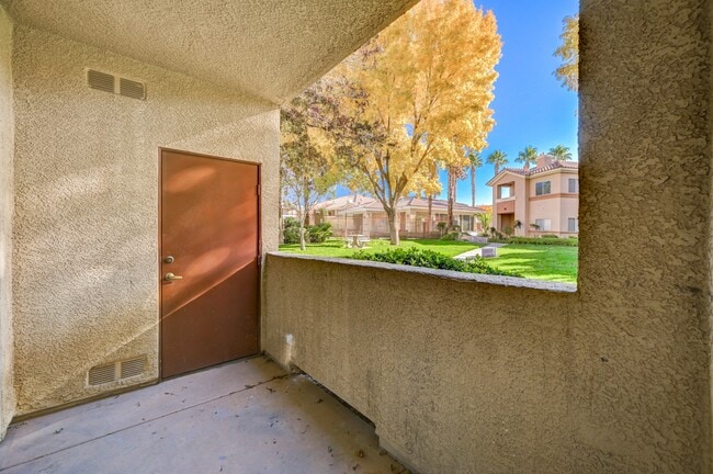 Building Photo - 1050 E Cactus Ave