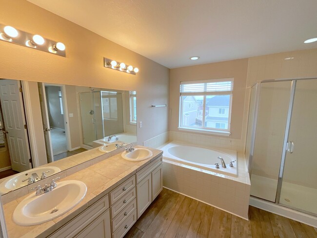 Building Photo - 4 Bedroom Home Available Near Black Forest...
