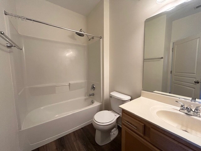Building Photo - 2220 Aurora Dr