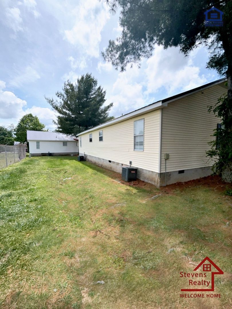 Building Photo - 169 Dogwood Pointe Dr