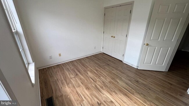 Building Photo - 822 W Boxborough Dr