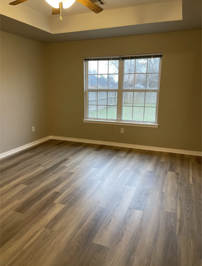 Building Photo - 1975 Montclair Ave