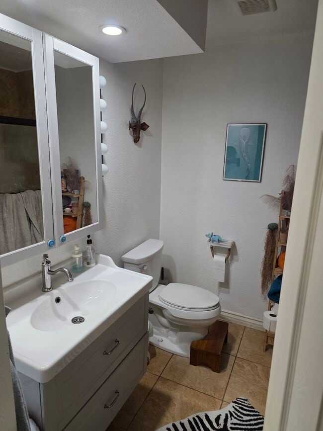 Building Photo - 2 bedroom home in downtown Carlsbad walking distance to the beach