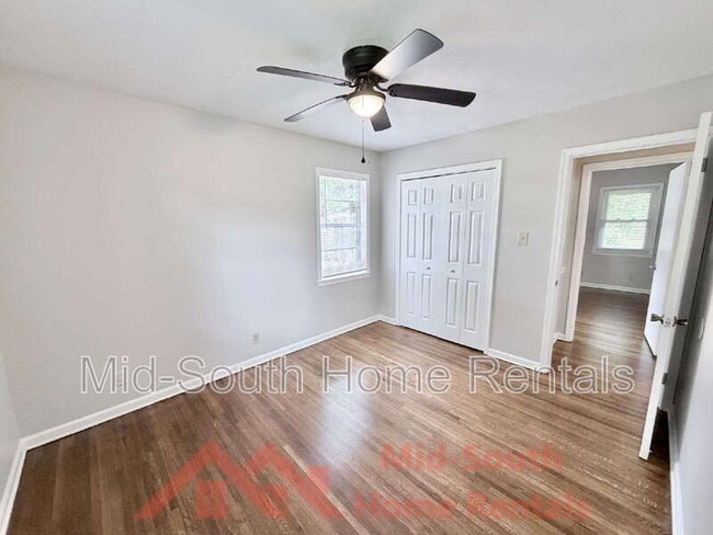 Building Photo - 1388 Eason Ave