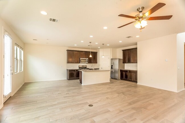 Building Photo - Village at Wells Branch 4-Bedroom Home