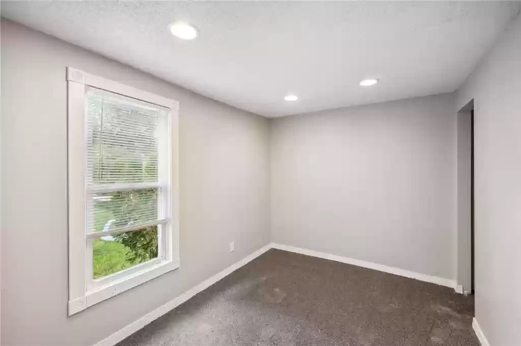 Building Photo - 1609 3rd St NE