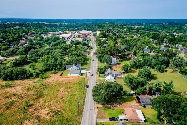 Building Photo - 426 N Holland St