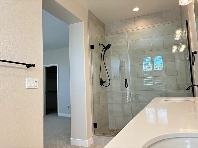 Building Photo - 3281 Crocker Dr